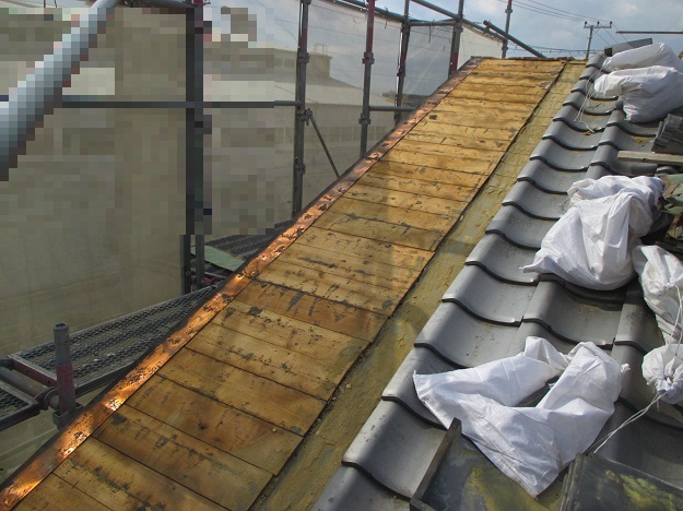 稲美町で銅板一文字を撤去した際の屋根下地